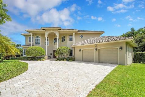 11001 SW 75th Court Pinecrest FL 33156