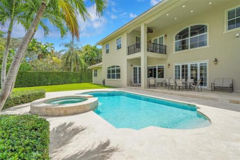 11001 SW 75th Court Pinecrest FL 33156