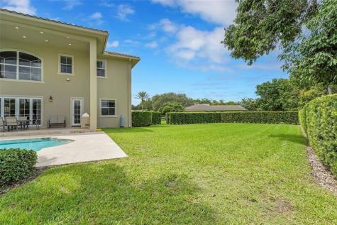11001 SW 75th Court Pinecrest FL 33156