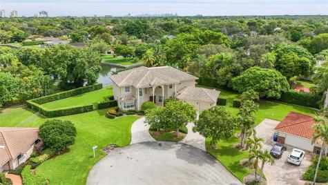 11001 SW 75th Court Pinecrest FL 33156