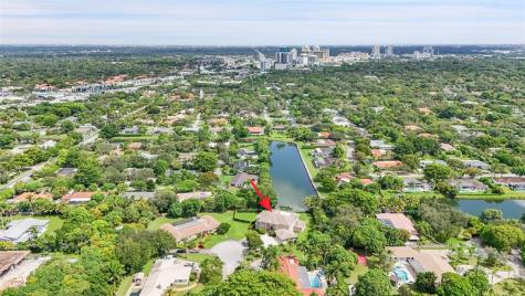 11001 SW 75th Court Pinecrest FL 33156