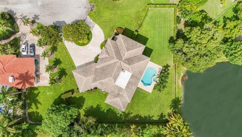 11001 SW 75th Court Pinecrest FL 33156