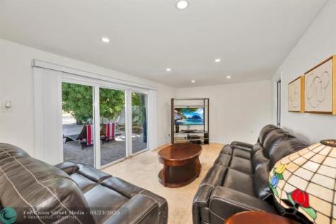 1771 NE 35th Street Oakland Park FL 33334