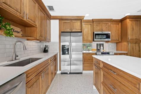 409 NW 27th Street Wilton Manors FL 33311