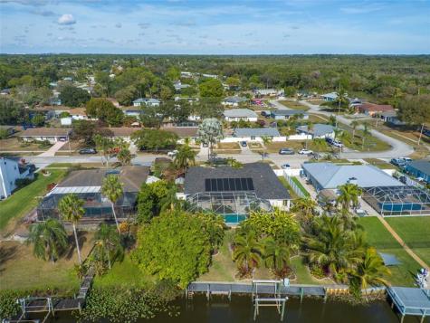 460 NE Cornwall Avenue Port St Lucie FL 34983