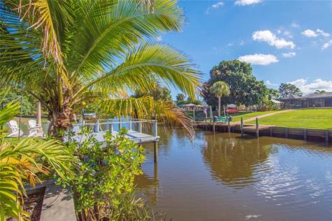 460 NE Cornwall Avenue Port St Lucie FL 34983
