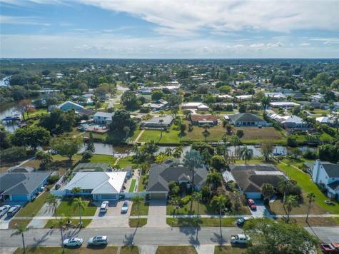 460 NE Cornwall Avenue Port St Lucie FL 34983