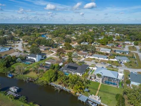 460 NE Cornwall Avenue Port St Lucie FL 34983
