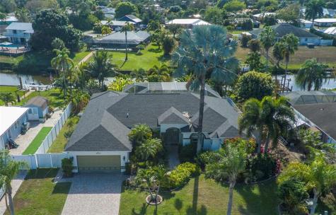 460 NE Cornwall Avenue Port St Lucie FL 34983
