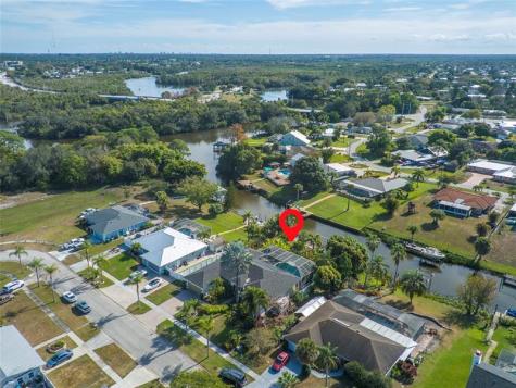 460 NE Cornwall Avenue Port St Lucie FL 34983