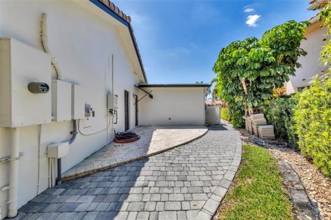 633 4TH Key Drive Fort Lauderdale FL 33304