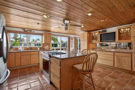 900 SE 3rd Terrace Pompano Beach FL 33060
