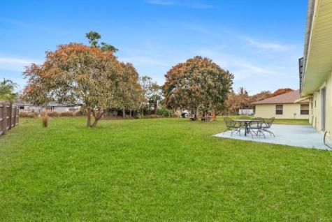 636 SW Eyerly Avenue Port St Lucie FL 34983