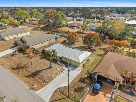 636 SW Eyerly Avenue Port St Lucie FL 34983