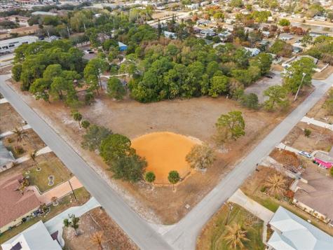 636 SW Eyerly Avenue Port St Lucie FL 34983
