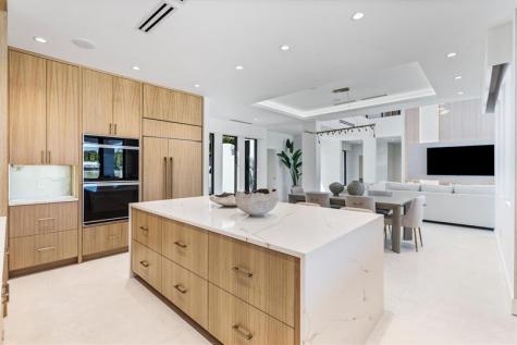 3716 Embassy Drive West Palm Beach FL 33401