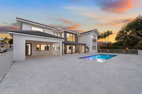 3716 Embassy Drive West Palm Beach FL 33401
