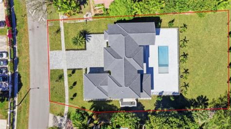 3716 Embassy Drive West Palm Beach FL 33401