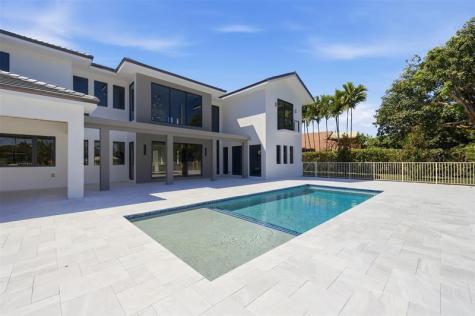 3716 Embassy Drive West Palm Beach FL 33401
