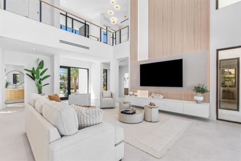 3716 Embassy Drive West Palm Beach FL 33401