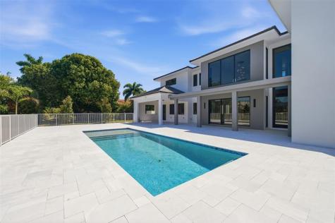 3716 Embassy Drive West Palm Beach FL 33401