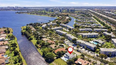 3716 Embassy Drive West Palm Beach FL 33401