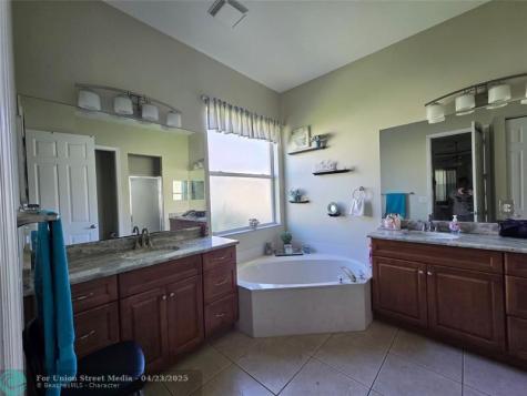 723 SW Myakka River Trace Port St Lucie FL 34986