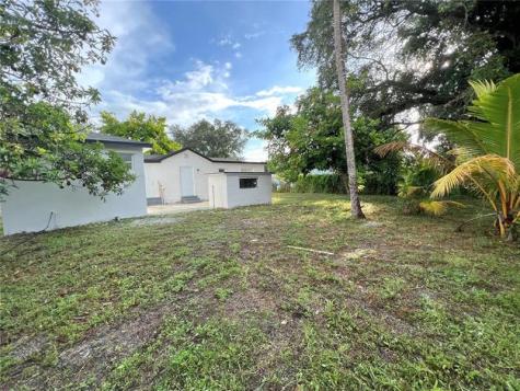 2340 NW 99th Terrace Miami FL 33147