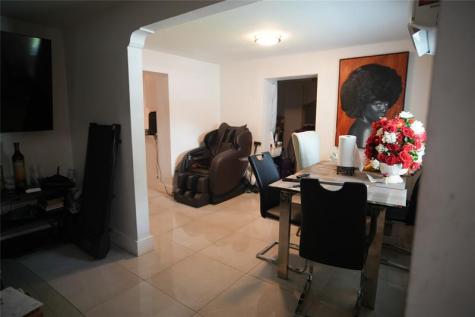 2340 NW 99th Terrace Miami FL 33147