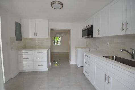 2340 NW 99th Terrace Miami FL 33147