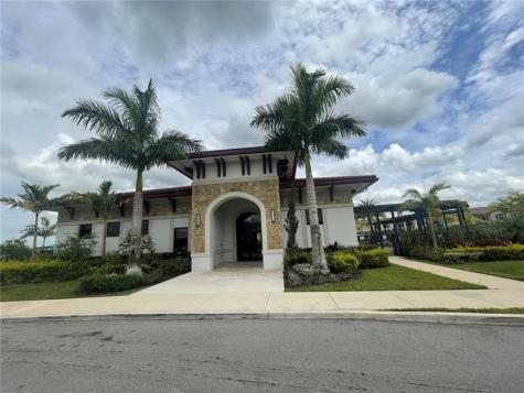 3465 W 110th Terrace Hialeah FL 33018