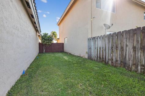 2130 NW 100th Avenue Pembroke Pines FL 33024