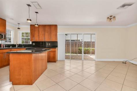 5486 NW 44th Way Coconut Creek FL 33073