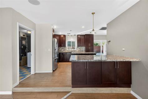 6847 NW 27th Way Fort Lauderdale FL 33309