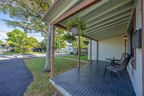 1421 NE 5th Terrace Fort Lauderdale FL 33304