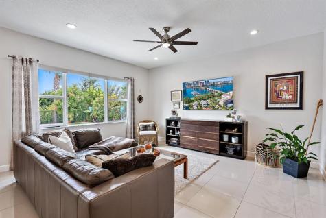8622 Dumford Lane Lake Worth FL 33467