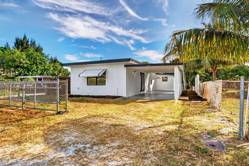 1214 Peak Road Lantana FL 33462