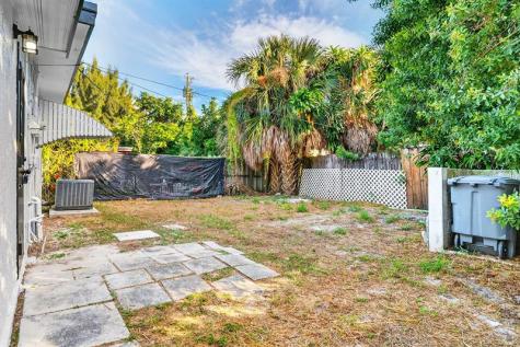 1214 Peak Road Lantana FL 33462
