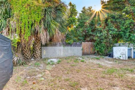 1214 Peak Road Lantana FL 33462