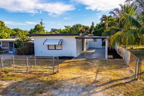 1214 Peak Road Lantana FL 33462