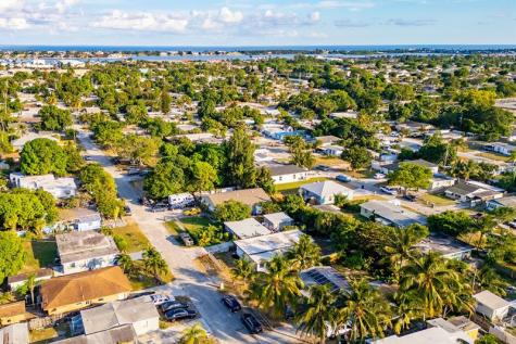 1214 Peak Road Lantana FL 33462