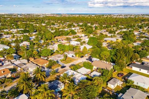 1214 Peak Road Lantana FL 33462