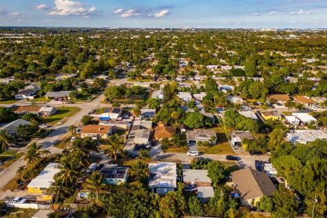1214 Peak Road Lantana FL 33462