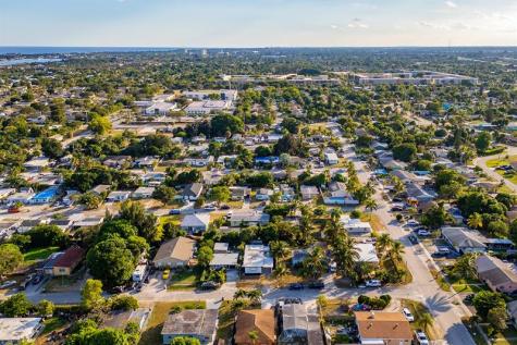 1214 Peak Road Lantana FL 33462