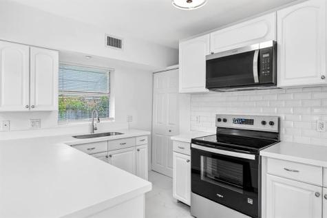 1214 Peak Road Lantana FL 33462
