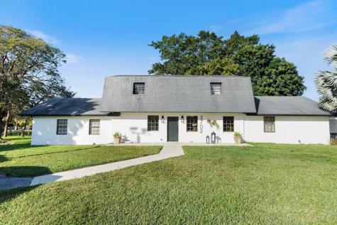 5702 SW 136 Avenue Southwest Ranches FL 33330
