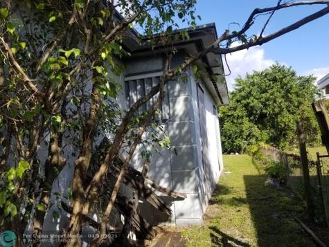 2605 NW 13th Court Fort Lauderdale FL 33311