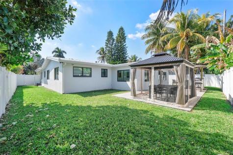 1881 NE 27th Street Lighthouse Point FL 33064