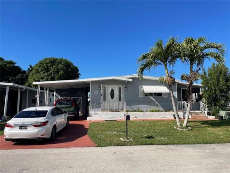 2341 SW 84th Avenue Davie FL 33324