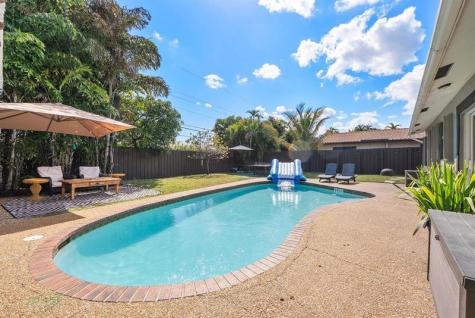 1530 NE 53rd Street Fort Lauderdale FL 33334